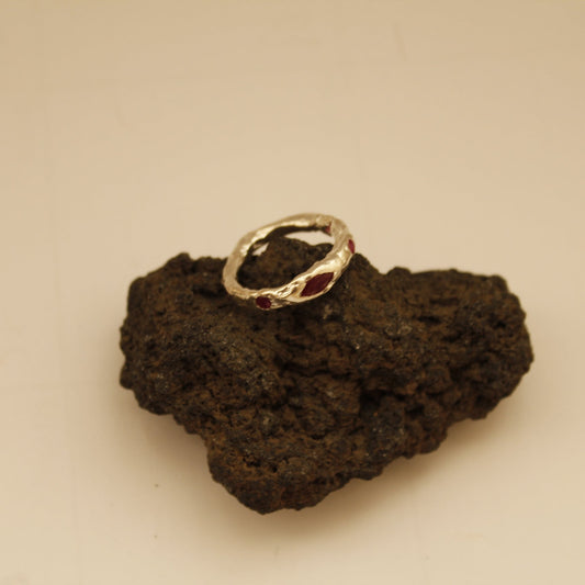 Fishy Rough Ring - 5 Stones